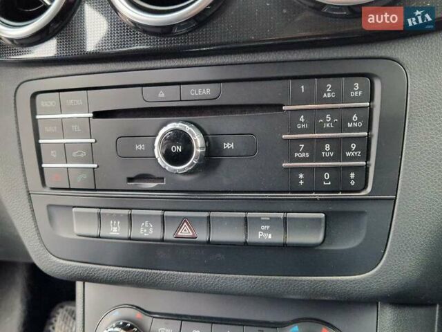 Чорний Мерседес Б-клас, об'ємом двигуна 0 л та пробігом 100 тис. км за 10700 $, фото 17 на Automoto.ua