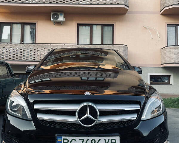 Черный Мерседес Б-класс, объемом двигателя 0 л и пробегом 100 тыс. км за 12700 $, фото 1 на Automoto.ua