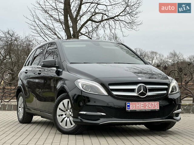 Черный Мерседес Б-класс, объемом двигателя 0 л и пробегом 73 тыс. км за 10550 $, фото 2 на Automoto.ua