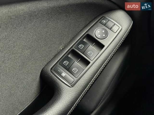 Чорний Мерседес Б-клас, об'ємом двигуна 0 л та пробігом 103 тис. км за 9600 $, фото 27 на Automoto.ua