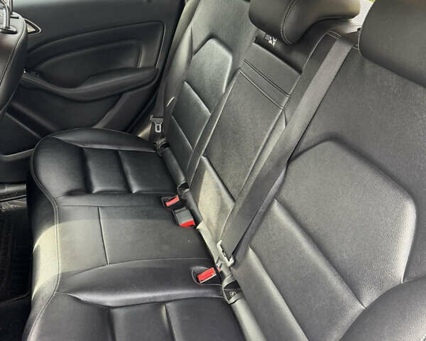 Черный Мерседес Б-класс, объемом двигателя 0 л и пробегом 157 тыс. км за 6500 $, фото 9 на Automoto.ua