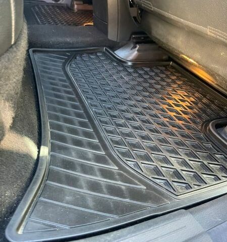 Чорний Мерседес Б-клас, об'ємом двигуна 0 л та пробігом 114 тис. км за 9500 $, фото 41 на Automoto.ua