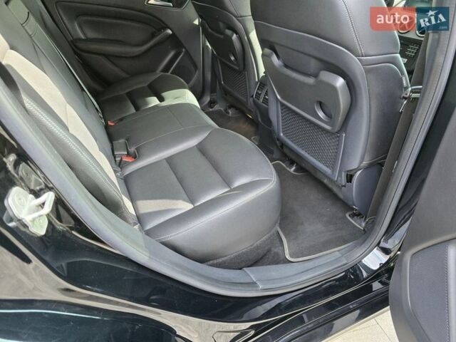 Черный Мерседес Б-класс, объемом двигателя 0 л и пробегом 84 тыс. км за 10600 $, фото 42 на Automoto.ua