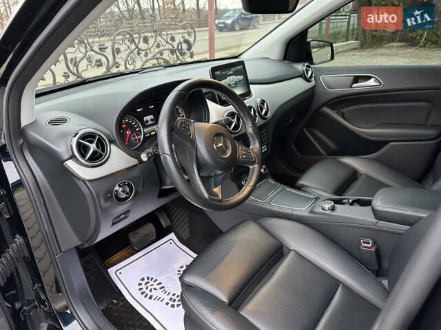 Черный Мерседес Б-класс, объемом двигателя 0 л и пробегом 73 тыс. км за 10550 $, фото 42 на Automoto.ua