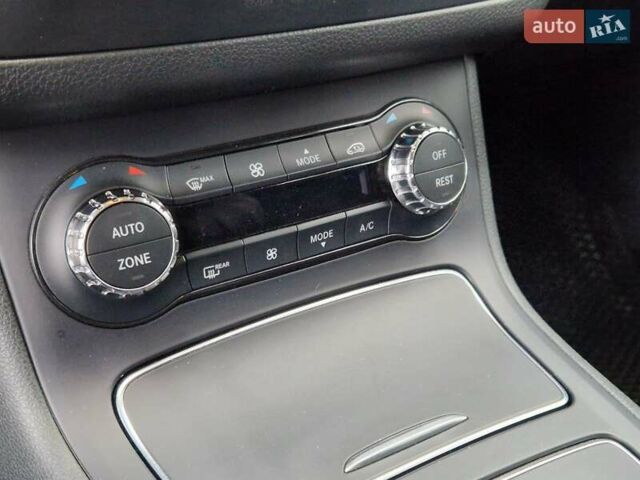 Чорний Мерседес Б-клас, об'ємом двигуна 0 л та пробігом 100 тис. км за 10700 $, фото 16 на Automoto.ua