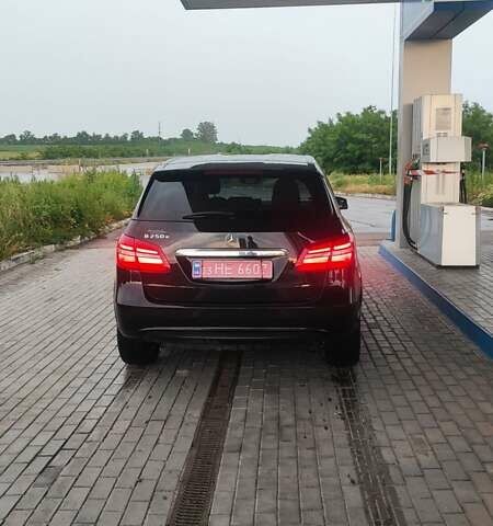 Чорний Мерседес Б-клас, об'ємом двигуна 0 л та пробігом 130 тис. км за 10950 $, фото 4 на Automoto.ua