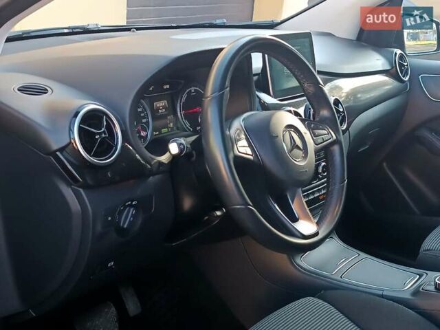 Чорний Мерседес Б-клас, об'ємом двигуна 0 л та пробігом 76 тис. км за 9999 $, фото 35 на Automoto.ua