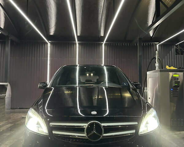 Черный Мерседес Б-класс, объемом двигателя 0 л и пробегом 100 тыс. км за 12700 $, фото 11 на Automoto.ua