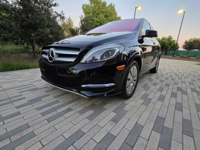 Черный Мерседес Б-класс, объемом двигателя 0 л и пробегом 76 тыс. км за 3500 $, фото 2 на Automoto.ua