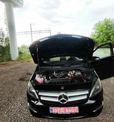 Чорний Мерседес Б-клас, об'ємом двигуна 0 л та пробігом 130 тис. км за 10950 $, фото 25 на Automoto.ua
