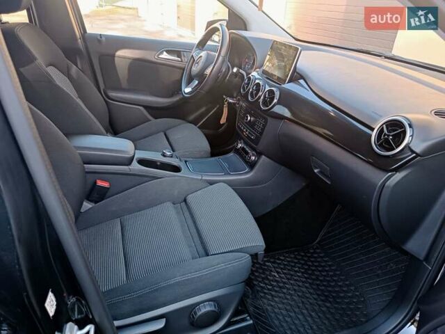 Чорний Мерседес Б-клас, об'ємом двигуна 0 л та пробігом 76 тис. км за 9999 $, фото 51 на Automoto.ua
