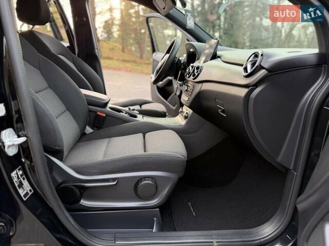 Чорний Мерседес Б-клас, об'ємом двигуна 0 л та пробігом 95 тис. км за 9950 $, фото 21 на Automoto.ua