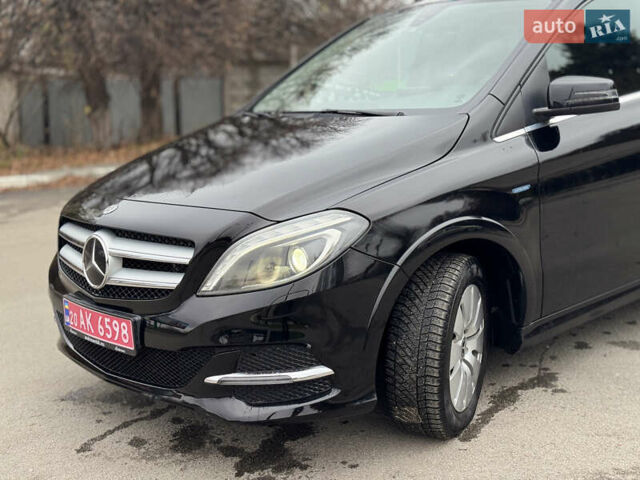 Черный Мерседес Б-класс, объемом двигателя 0 л и пробегом 99 тыс. км за 10500 $, фото 17 на Automoto.ua