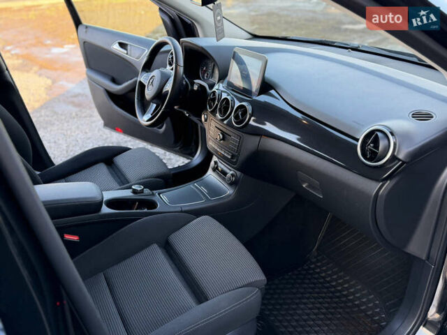 Чорний Мерседес Б-клас, об'ємом двигуна 0 л та пробігом 90 тис. км за 9250 $, фото 20 на Automoto.ua