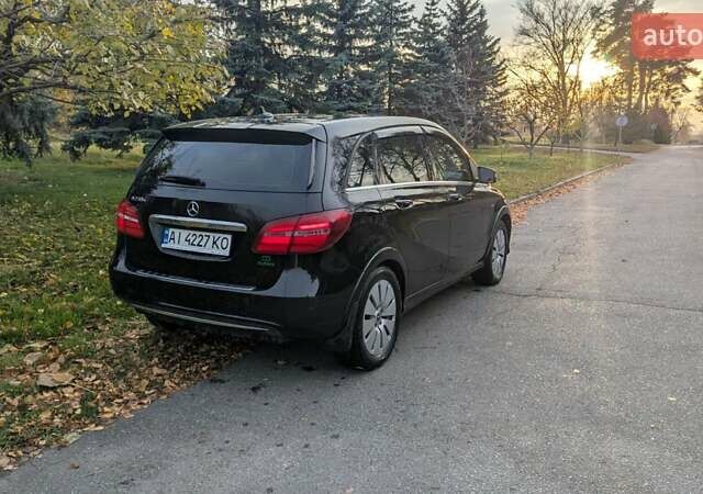 Черный Мерседес Б-класс, объемом двигателя 0 л и пробегом 108 тыс. км за 13500 $, фото 5 на Automoto.ua