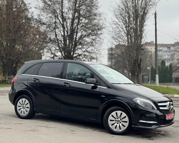 Черный Мерседес Б-класс, объемом двигателя 0 л и пробегом 99 тыс. км за 10500 $, фото 5 на Automoto.ua