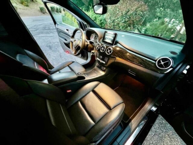 Чорний Мерседес Б-клас, об'ємом двигуна 0 л та пробігом 55 тис. км за 7700 $, фото 7 на Automoto.ua