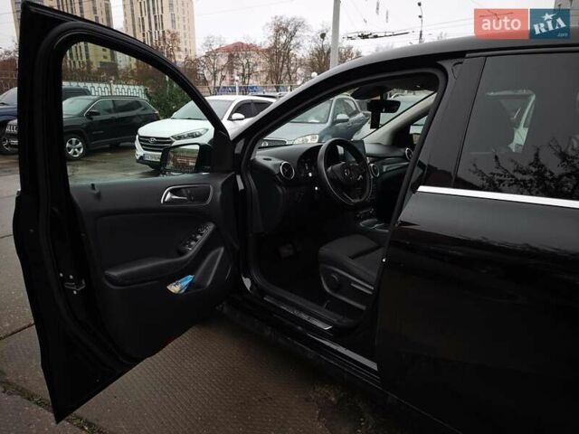 Чорний Мерседес Б-клас, об'ємом двигуна 0 л та пробігом 76 тис. км за 11790 $, фото 18 на Automoto.ua