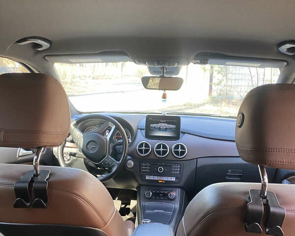 Чорний Мерседес Б-клас, об'ємом двигуна 0 л та пробігом 64 тис. км за 11700 $, фото 9 на Automoto.ua