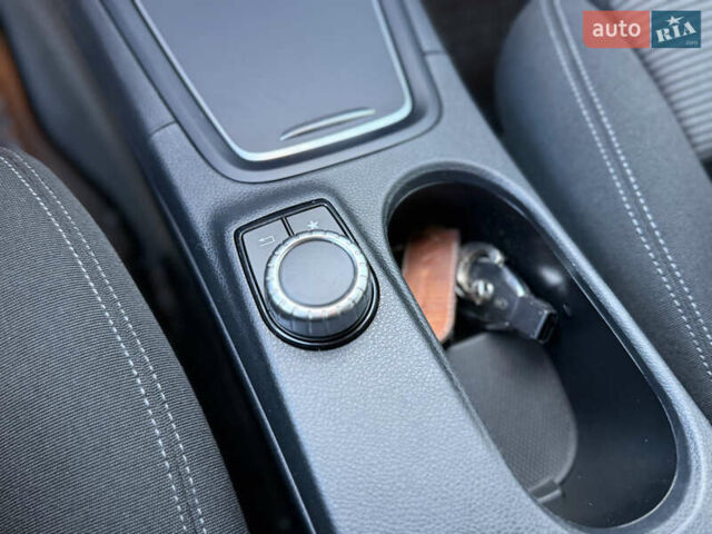 Чорний Мерседес Б-клас, об'ємом двигуна 0 л та пробігом 90 тис. км за 9250 $, фото 18 на Automoto.ua