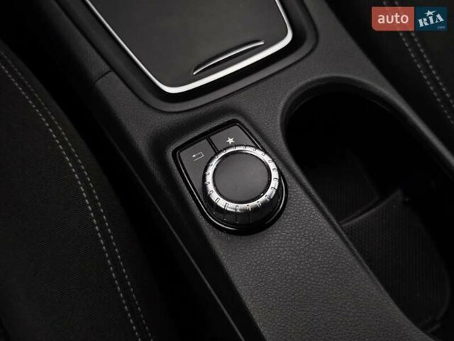 Чорний Мерседес Б-клас, об'ємом двигуна 0 л та пробігом 76 тис. км за 11790 $, фото 16 на Automoto.ua