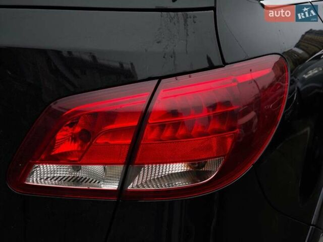 Чорний Мерседес Б-клас, об'ємом двигуна 0 л та пробігом 76 тис. км за 11790 $, фото 10 на Automoto.ua