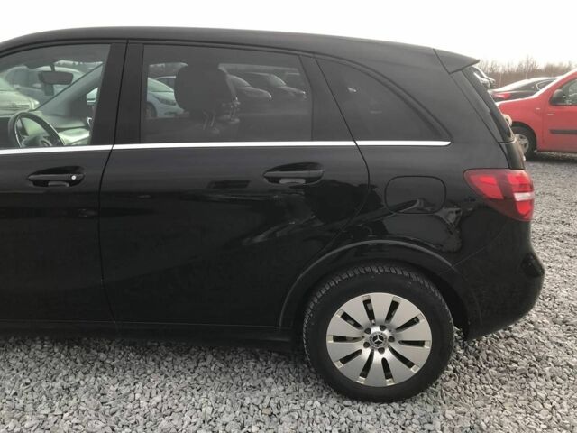 Черный Мерседес Б-класс, объемом двигателя 0 л и пробегом 118 тыс. км за 12490 $, фото 19 на Automoto.ua