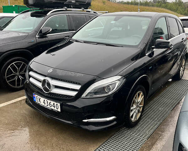 Чорний Мерседес Б-клас, об'ємом двигуна 0 л та пробігом 73 тис. км за 11500 $, фото 49 на Automoto.ua