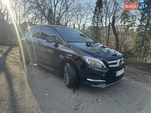 Черный Мерседес Б-класс, объемом двигателя 0 л и пробегом 137 тыс. км за 10350 $, фото 1 на Automoto.ua