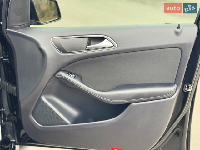 Черный Мерседес Б-класс, объемом двигателя 0 л и пробегом 99 тыс. км за 10500 $, фото 35 на Automoto.ua