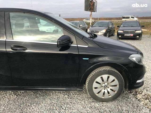 Черный Мерседес Б-класс, объемом двигателя 0 л и пробегом 118 тыс. км за 12490 $, фото 15 на Automoto.ua