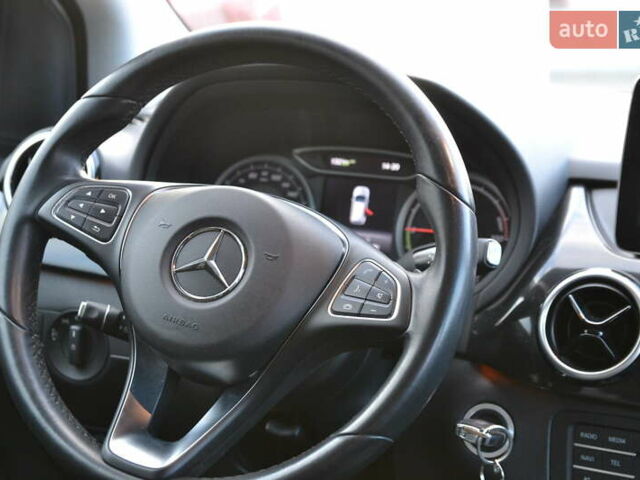 Чорний Мерседес Б-клас, об'ємом двигуна 0 л та пробігом 73 тис. км за 11500 $, фото 24 на Automoto.ua