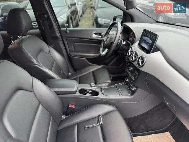 Черный Мерседес Б-класс, объемом двигателя 1.99 л и пробегом 125 тыс. км за 17500 $, фото 38 на Automoto.ua