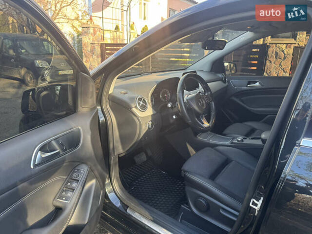 Черный Мерседес Б-класс, объемом двигателя 0 л и пробегом 137 тыс. км за 10350 $, фото 22 на Automoto.ua