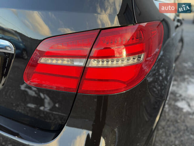 Чорний Мерседес Б-клас, об'ємом двигуна 0 л та пробігом 90 тис. км за 9250 $, фото 28 на Automoto.ua