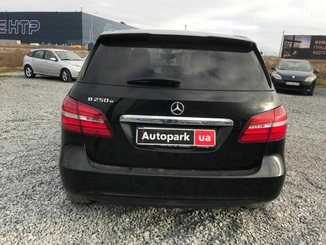 Черный Мерседес Б-класс, объемом двигателя 0 л и пробегом 118 тыс. км за 12490 $, фото 3 на Automoto.ua