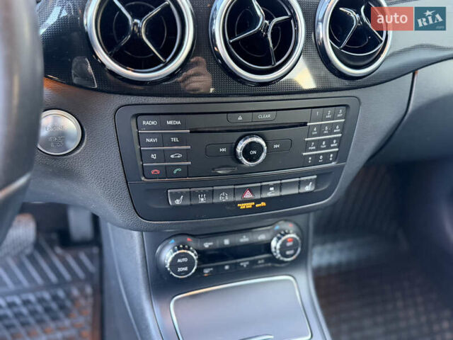 Чорний Мерседес Б-клас, об'ємом двигуна 0 л та пробігом 90 тис. км за 9250 $, фото 10 на Automoto.ua