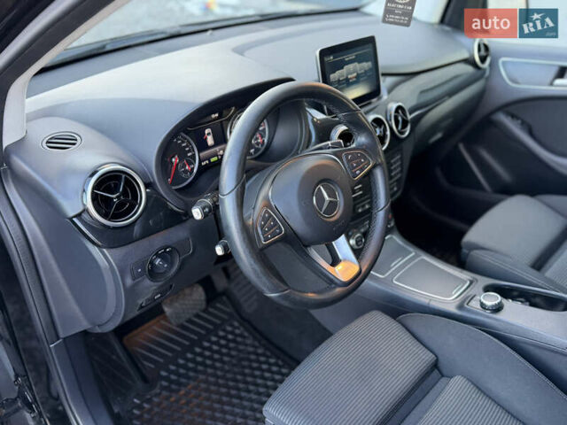 Чорний Мерседес Б-клас, об'ємом двигуна 0 л та пробігом 90 тис. км за 9250 $, фото 14 на Automoto.ua