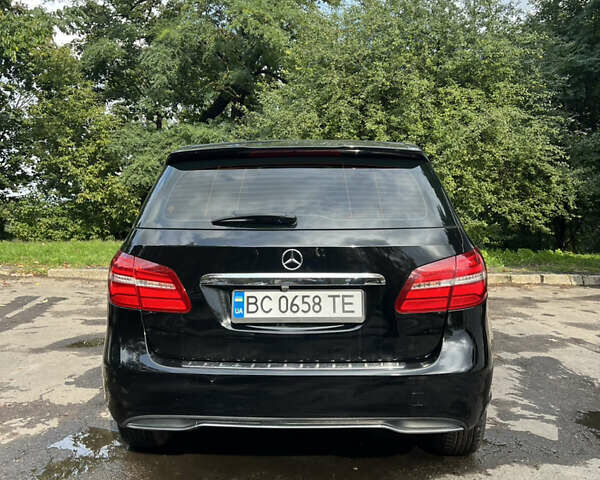 Чорний Мерседес Б-клас, об'ємом двигуна 1.46 л та пробігом 158 тис. км за 14300 $, фото 4 на Automoto.ua