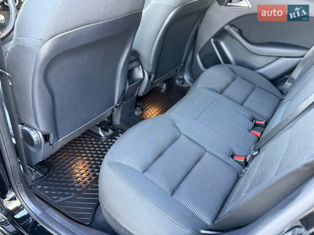 Чорний Мерседес Б-клас, об'ємом двигуна 0 л та пробігом 90 тис. км за 9250 $, фото 23 на Automoto.ua