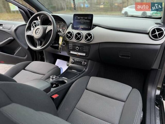 Чорний Мерседес Б-клас, об'ємом двигуна 0 л та пробігом 95 тис. км за 9950 $, фото 22 на Automoto.ua