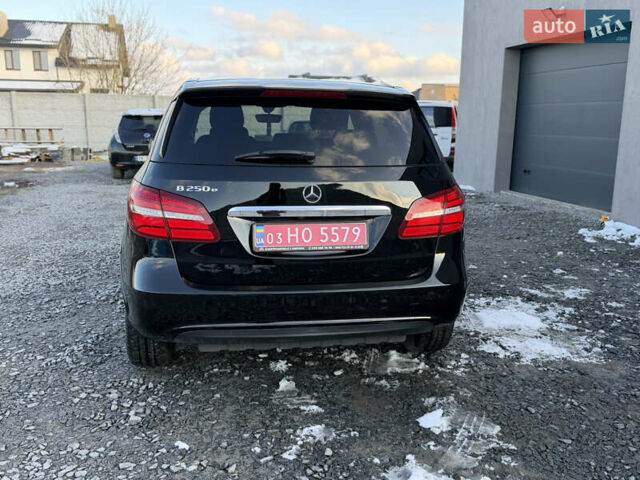 Чорний Мерседес Б-клас, об'ємом двигуна 0 л та пробігом 90 тис. км за 9250 $, фото 6 на Automoto.ua