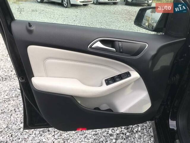 Чорний Мерседес Б-клас, об'ємом двигуна 0 л та пробігом 118 тис. км за 12490 $, фото 8 на Automoto.ua