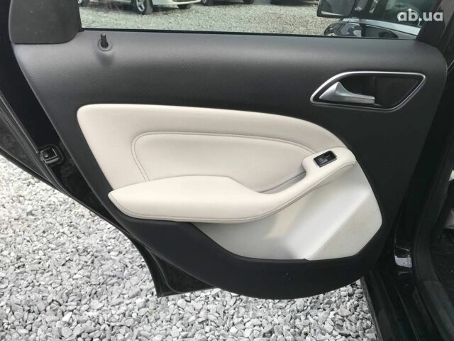 Черный Мерседес Б-класс, объемом двигателя 0 л и пробегом 118 тыс. км за 12490 $, фото 10 на Automoto.ua