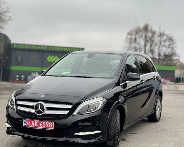 Черный Мерседес Б-класс, объемом двигателя 0 л и пробегом 99 тыс. км за 10500 $, фото 3 на Automoto.ua