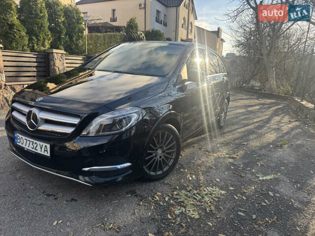 Черный Мерседес Б-класс, объемом двигателя 0 л и пробегом 137 тыс. км за 10350 $, фото 5 на Automoto.ua