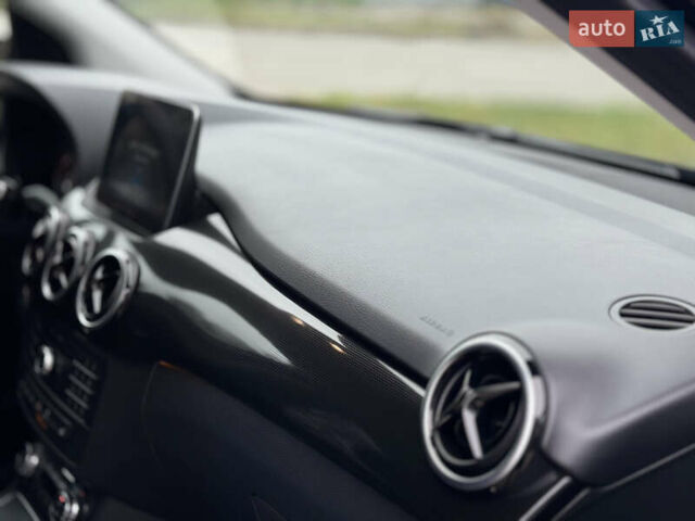 Черный Мерседес Б-класс, объемом двигателя 0 л и пробегом 99 тыс. км за 10500 $, фото 33 на Automoto.ua