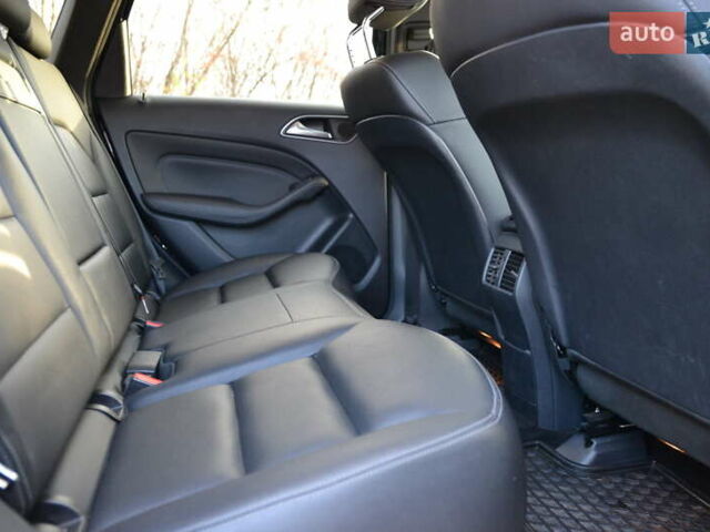 Чорний Мерседес Б-клас, об'ємом двигуна 0 л та пробігом 73 тис. км за 11500 $, фото 22 на Automoto.ua