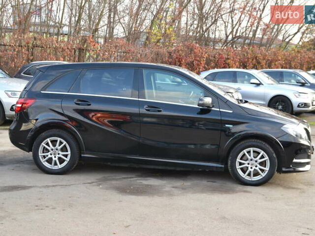 Чорний Мерседес Б-клас, об'ємом двигуна 0 л та пробігом 73 тис. км за 11500 $, фото 5 на Automoto.ua