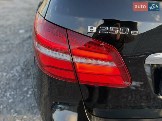 Чорний Мерседес Б-клас, об'ємом двигуна 0 л та пробігом 90 тис. км за 9250 $, фото 27 на Automoto.ua